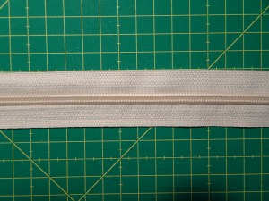 Endlosreißverschluss (Farbe 02 Bisquit)